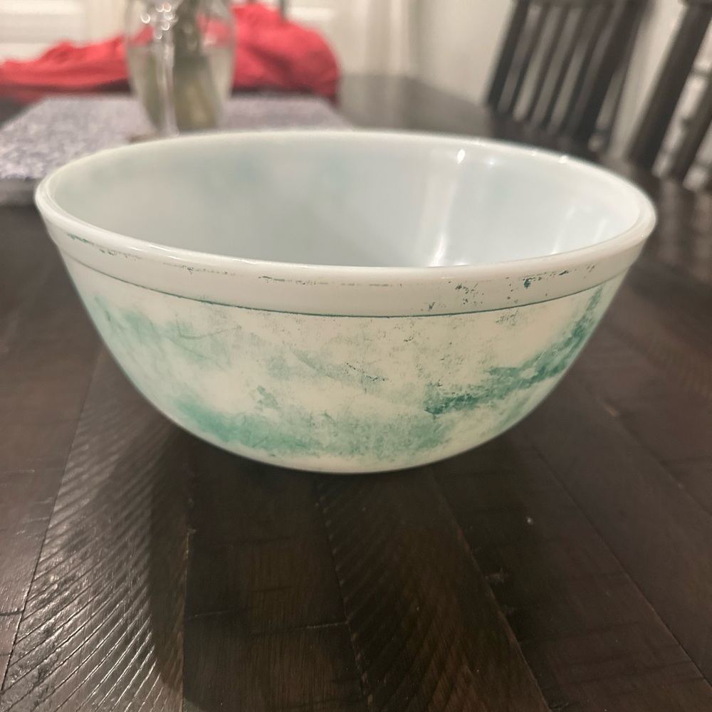 Vintage Pyrex Mixing Bowl - Green